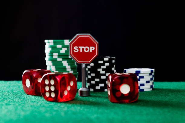 evosgaming slot app showing live dealer blackjack and roulette tables