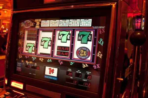 evosgaming slot app icon and installation screen on Android and iOS